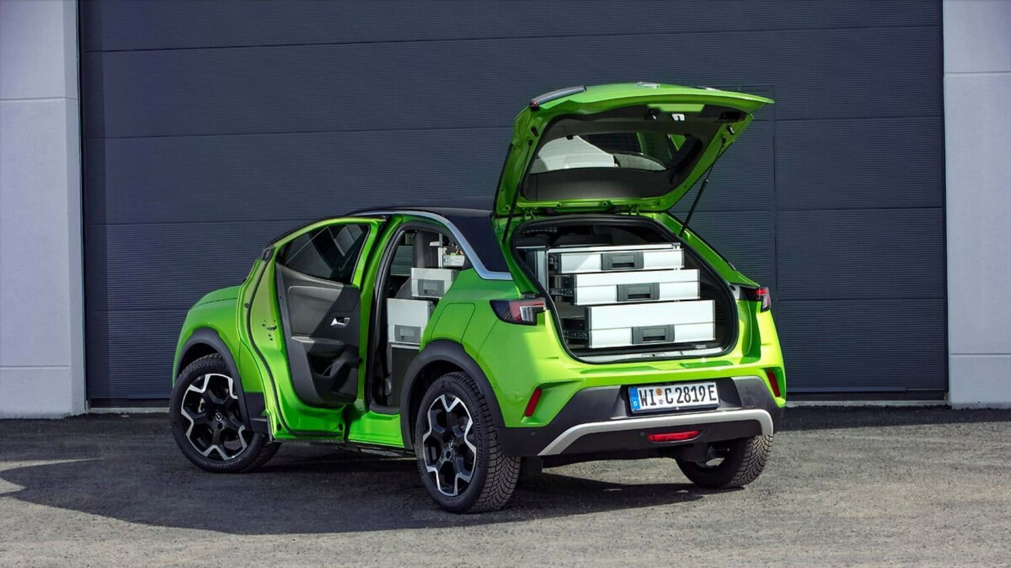 Opel Mokka (2023). Un kit de rangement à tiroirs pour le petit SUV
