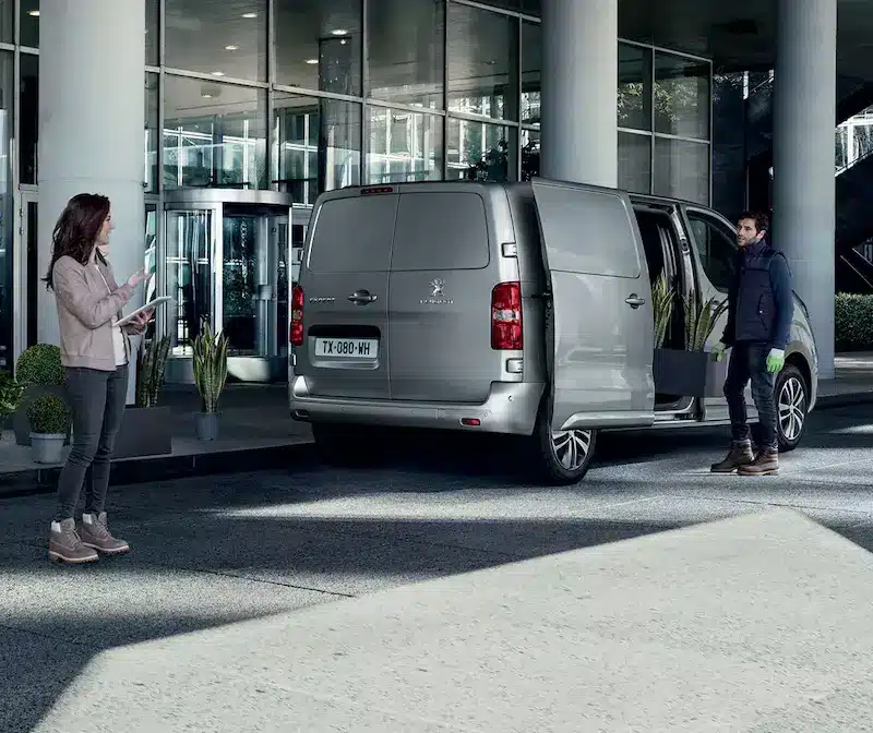Nouveau Peugeot Expert (2024) : Taillé pour les Professionnels