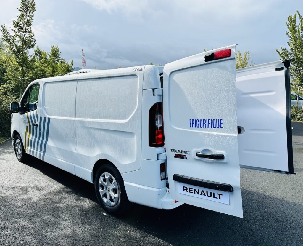 Renault trafic van e tech 23 - essai renault trafic van e-tech electric : il a tout pour lui !