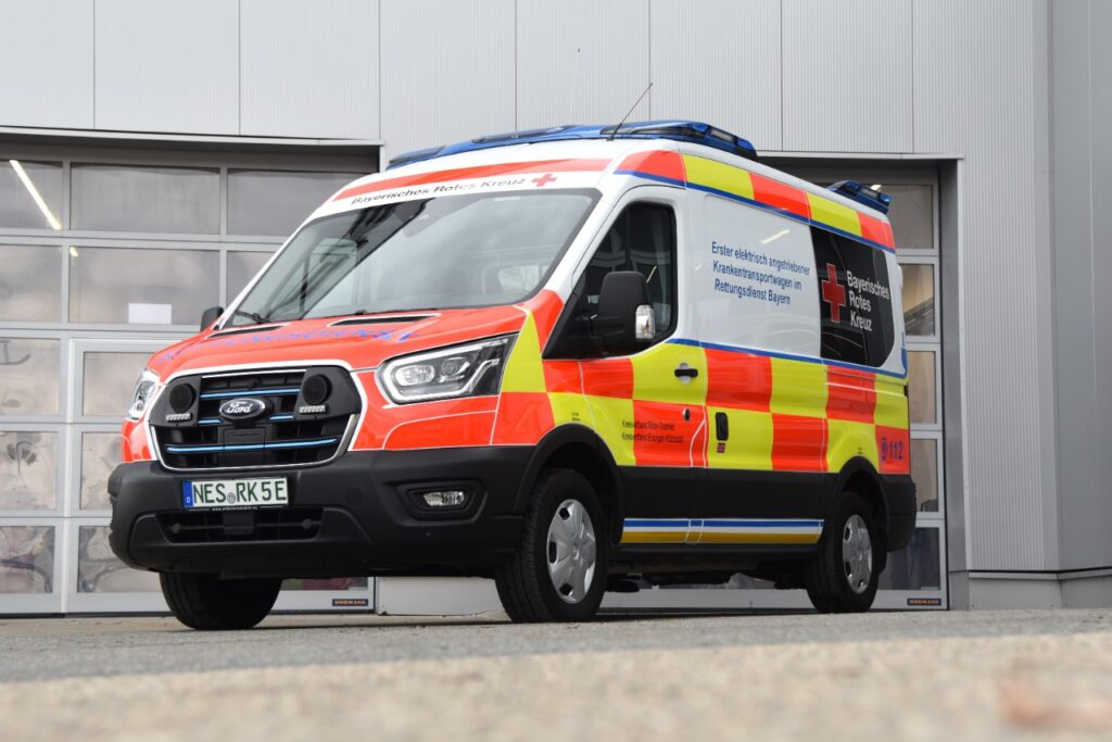 E ktw by 2024 1 - le ford e-transit transformé en ambulance électrique